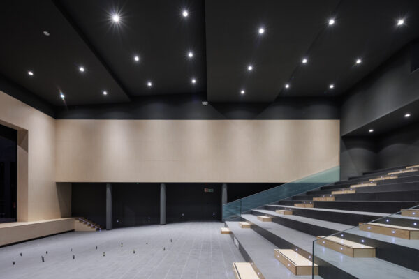 Fotografía y arquitectura auditorio escenario