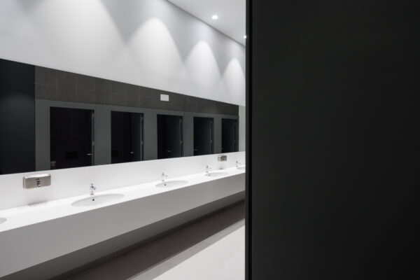 Fotografía y arquitectura auditorio baños