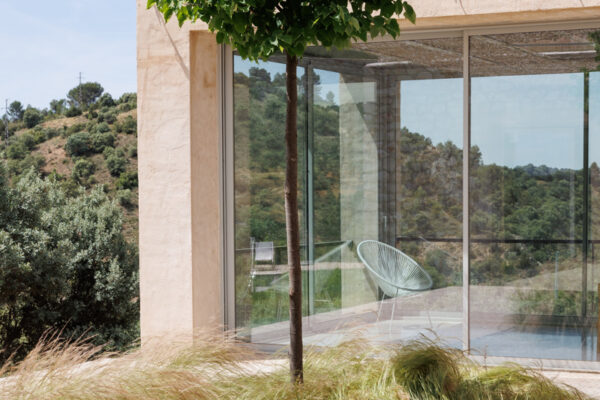 Fotografías Casa de piedra y barro exterior