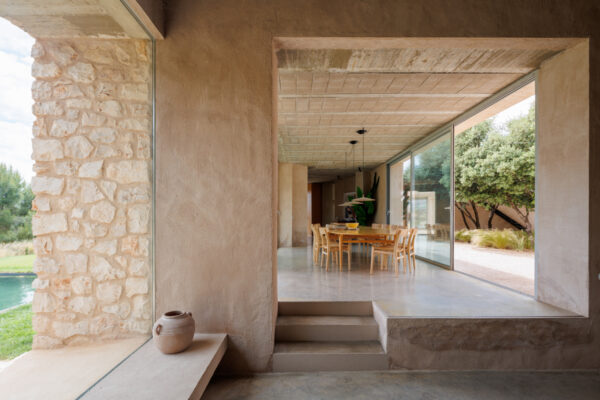 Fotografías Casa de piedra y barro, comedor