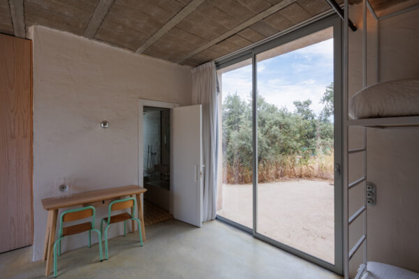 Fotografías Casa de piedra y barro, habitación