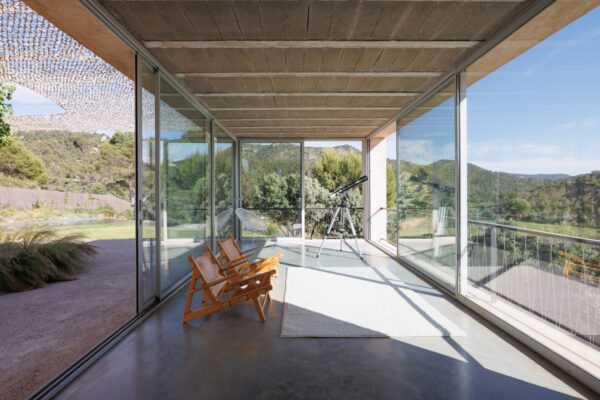 Fotografías Casa de piedra y barro, porche